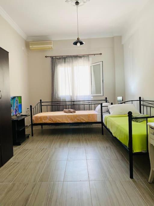 Modern 2Br Near Centre -5Min Wlk Apartment Патра Екстериор снимка